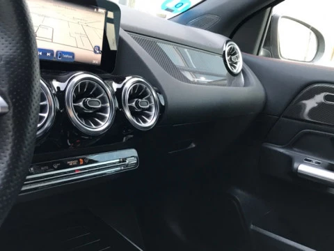 Mercedes-Benz GLA  250 e con tecnología híbrida EQ