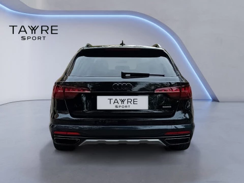 Audi A4 Avant Black limited 40TDI 150kW qua Stro
