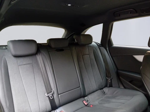 Audi A4 Avant Black limited 40TDI 150kW qua Stro