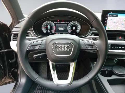 Audi A4 Avant Black limited 40TDI 150kW qua Stro