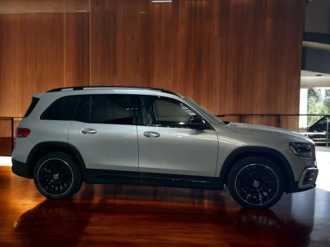 Mercedes-Benz GLB  200 d