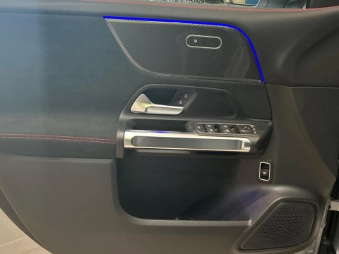 Mercedes-Benz GLB  200 d