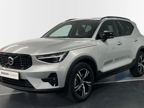 Volvo XC40 XC40 Plus, B3 Mild Hybrid, Gasolina, Dark