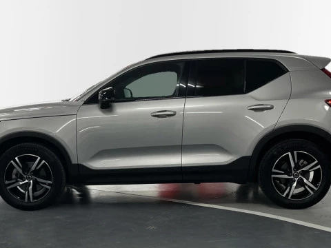 Volvo XC40 XC40 Plus, B3 Mild Hybrid, Gasolina, Dark