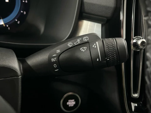 Volvo XC40 XC40 Plus, B3 Mild Hybrid, Gasolina, Dark