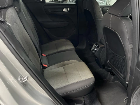 Volvo XC40 XC40 Plus, B3 Mild Hybrid, Gasolina, Dark