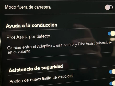 Volvo XC40 XC40 Plus, B3 Mild Hybrid, Gasolina, Dark