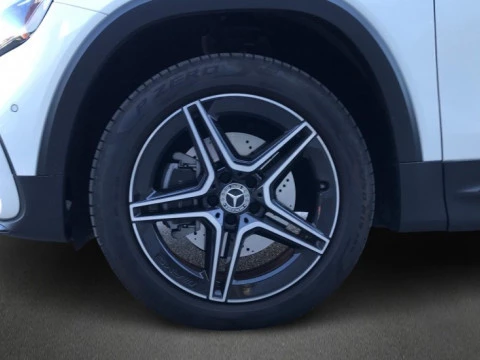 Mercedes-Benz GLB  200 d