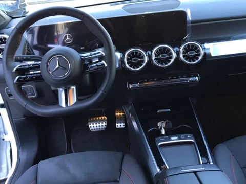 Mercedes-Benz GLB  200 d