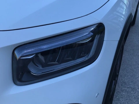 Mercedes-Benz GLB  200 d