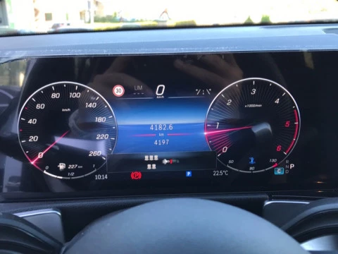 Mercedes-Benz GLB  200 d