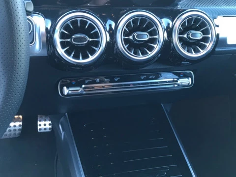 Mercedes-Benz GLB  200 d