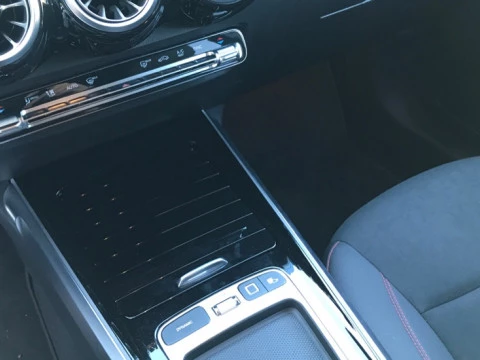 Mercedes-Benz GLB  200 d