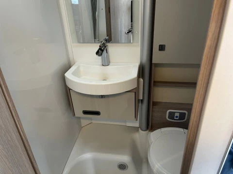 BURSTNER Travel Van LINEO T