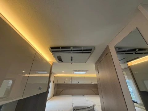 BURSTNER Travel Van LINEO T