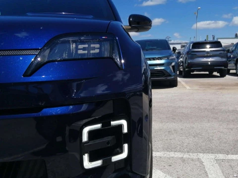 Renault R5 E-Tech R5 Iconic cinq autonomia confort 110 kW