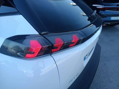 Peugeot 2008 Allure BlueHDI 81kW (110CV)