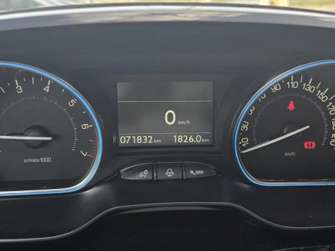 Peugeot 2008 Allure PureTech 110 S&S 6 Vel. MAN