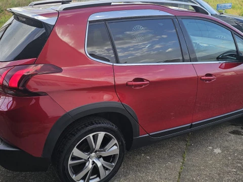 Peugeot 2008 Allure PureTech 110 S&S 6 Vel. MAN