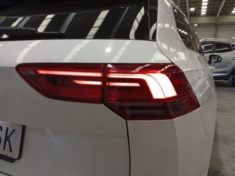 Volkswagen Golf Life 1.0 eTSI 81kW (110CV) DSG Variant