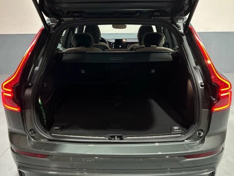 Volvo XC60 2.0 B5 P MHEV ULTRA DARK AUTO 4WD 250 5P