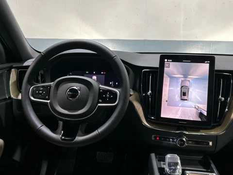 Volvo XC60 2.0 B5 P MHEV ULTRA DARK AUTO 4WD 250 5P