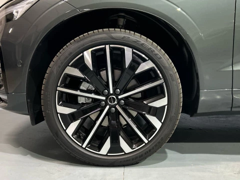 Volvo XC60 2.0 B5 P MHEV ULTRA DARK AUTO 4WD 250 5P