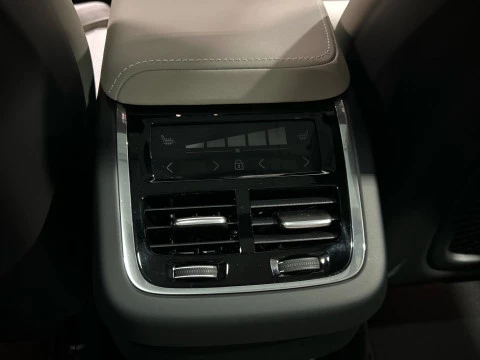 Volvo XC60 2.0 B5 P MHEV ULTRA DARK AUTO 4WD 250 5P