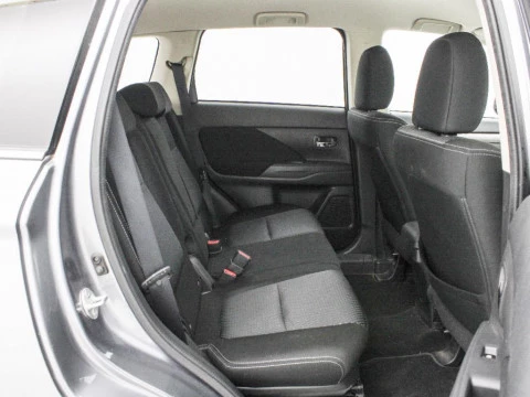 Mitsubishi Outlander 2.3 220 DI-D MOTION 4WD 150 5P 7 Plazas