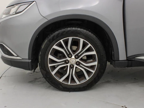 Mitsubishi Outlander 2.3 220 DI-D MOTION 4WD 150 5P 7 Plazas