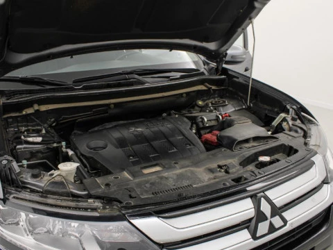 Mitsubishi Outlander 2.3 220 DI-D MOTION 4WD 150 5P 7 Plazas