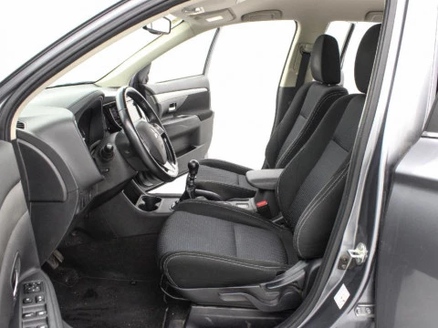 Mitsubishi Outlander 2.3 220 DI-D MOTION 4WD 150 5P 7 Plazas