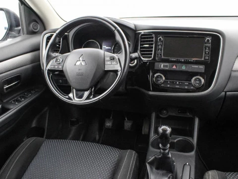 Mitsubishi Outlander 2.3 220 DI-D MOTION 4WD 150 5P 7 Plazas