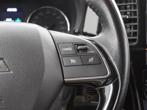 Mitsubishi Outlander 2.3 220 DI-D MOTION 4WD 150 5P 7 Plazas