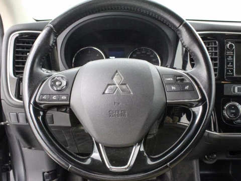Mitsubishi Outlander 2.3 220 DI-D MOTION 4WD 150 5P 7 Plazas