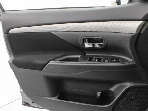 Mitsubishi Outlander 2.3 220 DI-D MOTION 4WD 150 5P 7 Plazas
