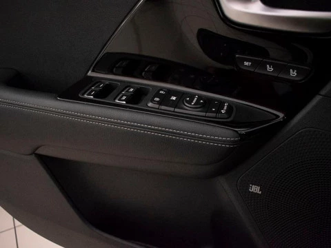 Kia Niro 1.6 GDI PLUG-IN HYBRID EMOTION 5P