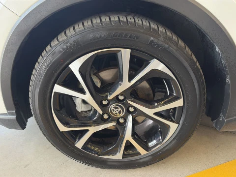 Toyota C-HR 180H Advance 135 kW (184 CV)