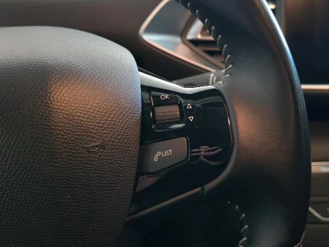 Peugeot 308 1.2 PURETECH 81KW STYLE 5P