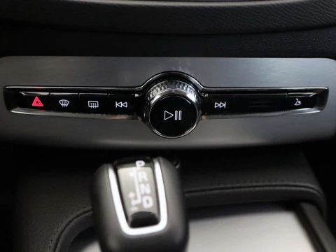 Volvo XC90 2.0 D5 MOMENTUM 4WD AUTO 5P 7 PLAZAS