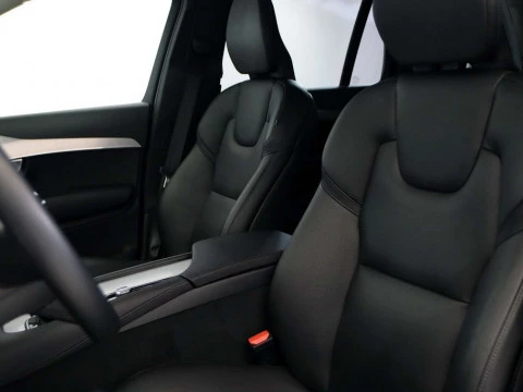 Volvo XC90 2.0 D5 MOMENTUM 4WD AUTO 5P 7 PLAZAS