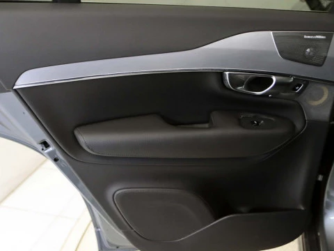 Volvo XC90 2.0 D5 MOMENTUM 4WD AUTO 5P 7 PLAZAS