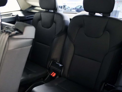 Volvo XC90 2.0 D5 MOMENTUM 4WD AUTO 5P 7 PLAZAS