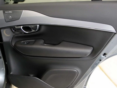 Volvo XC90 2.0 D5 MOMENTUM 4WD AUTO 5P 7 PLAZAS