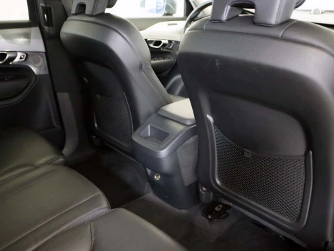 Volvo XC90 2.0 D5 MOMENTUM 4WD AUTO 5P 7 PLAZAS