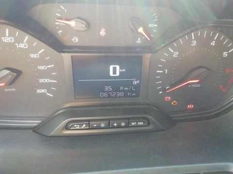 Peugeot Partner Premium Standard 600kg BlueHDi 73kW