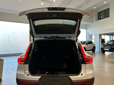 Volvo XC40 2.0 B3 MHEV CORE DCT 163 5P