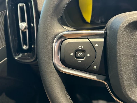 Volvo XC40 2.0 B3 MHEV CORE DCT 163 5P