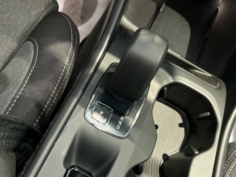 Volvo XC40 2.0 B3 MHEV CORE DCT 163 5P