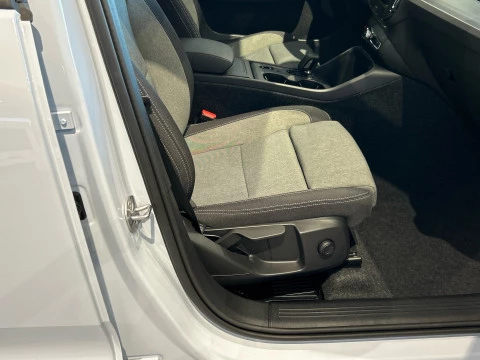 Volvo XC40 2.0 B3 MHEV CORE DCT 163 5P